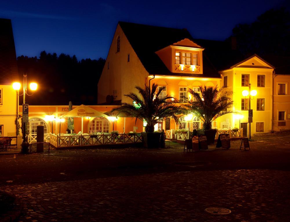 Hotel Penzion - Restaurant U Zámku Bečov nad Teplou Exterior foto